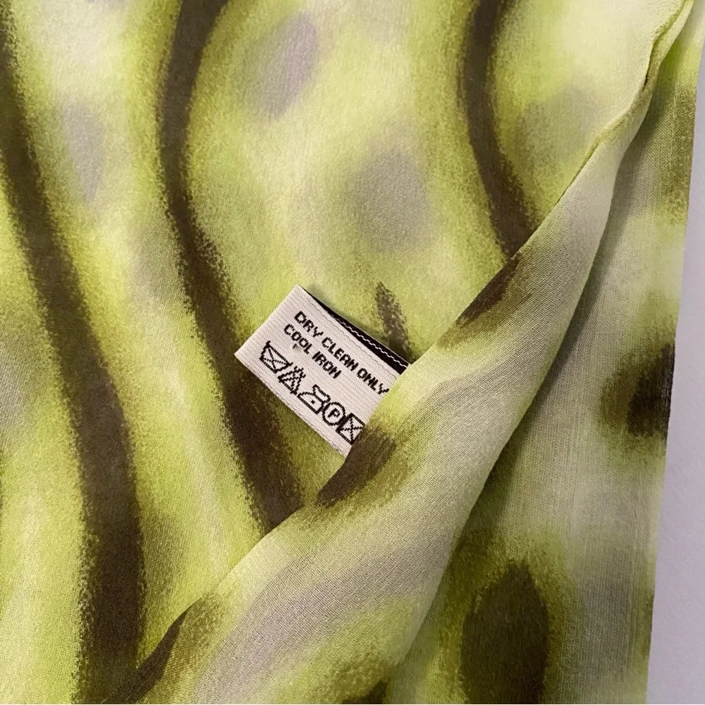ITALY SCARF GREEN WHITE SILK ABSTRACT PRINT LONG RECTANGLE ACCESSORY